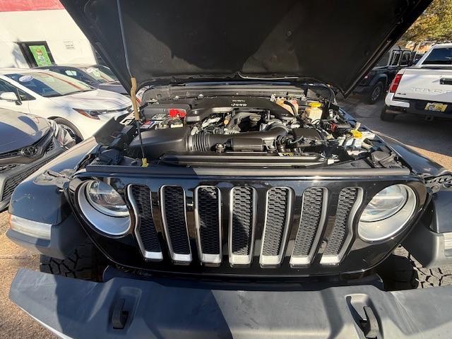 Photo of 2020 Black Clearcoat Jeep Gladiator