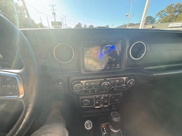 Photo of 2020 Black Clearcoat Jeep Gladiator