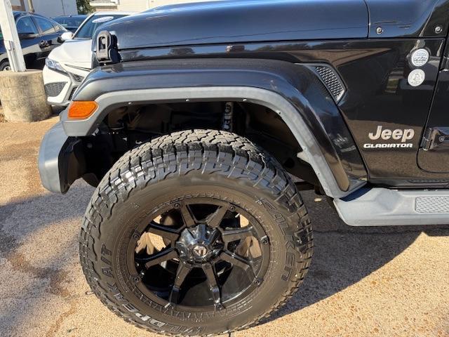 Photo of 2020 Black Clearcoat Jeep Gladiator