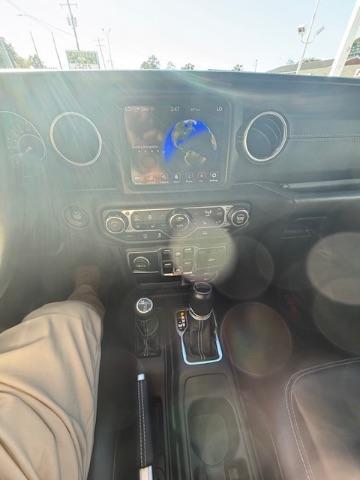 Photo of 2020 Black Clearcoat Jeep Gladiator