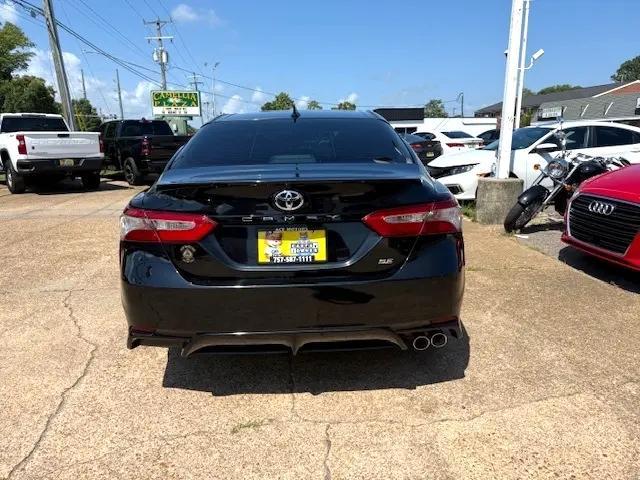 Photo of 2019 Midnight Black Metallic Toyota Camry