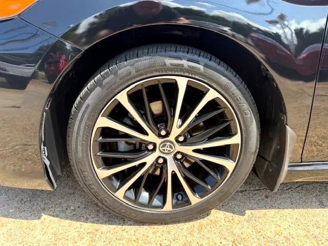 Photo of 2019 Midnight Black Metallic Toyota Camry