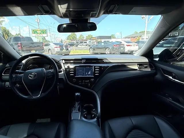 Photo of 2019 Midnight Black Metallic Toyota Camry
