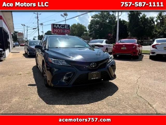 Photo of 2019 Midnight Black Metallic Toyota Camry