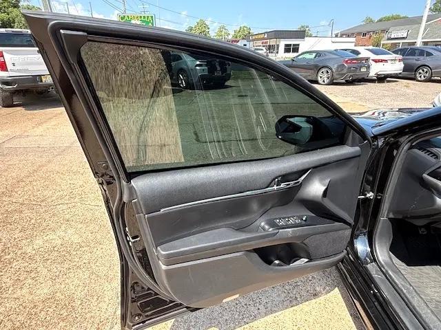 Photo of 2019 Midnight Black Metallic Toyota Camry