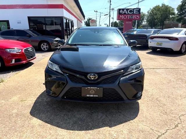 Photo of 2019 Midnight Black Metallic Toyota Camry