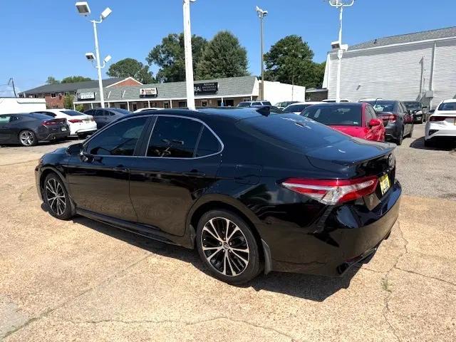 Photo of 2019 Midnight Black Metallic Toyota Camry