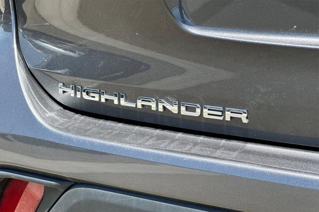 Photo of 2024 Magnetic Gray Metallic Toyota Highlander