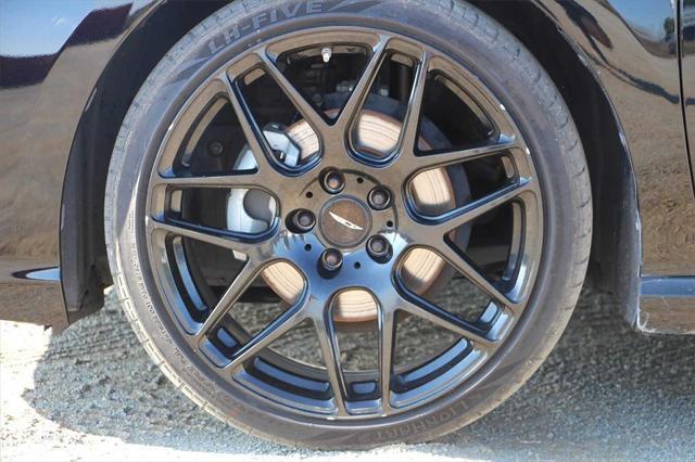 Photo of 2018 Midnight Black Metallic Toyota Camry