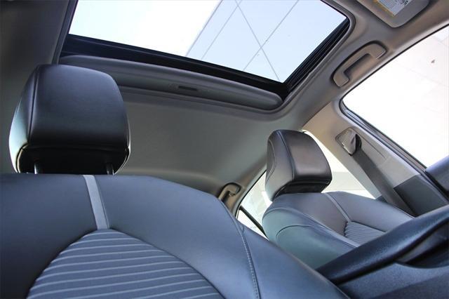 Photo of 2018 Midnight Black Metallic Toyota Camry