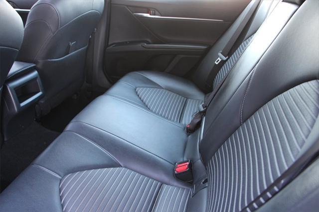 Photo of 2018 Midnight Black Metallic Toyota Camry
