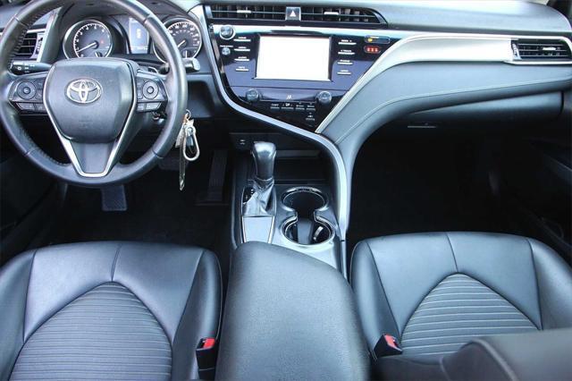 Photo of 2018 Midnight Black Metallic Toyota Camry