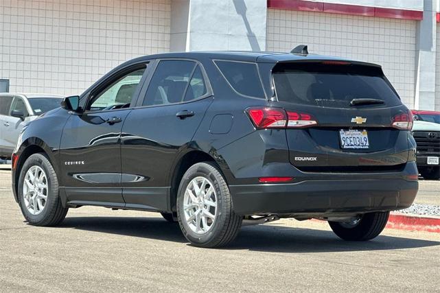 Photo of 2022 Mosaic Black Metallic Chevrolet Equinox