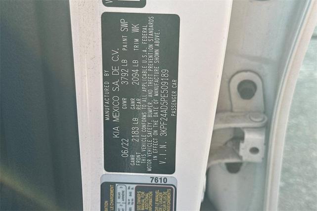Photo of 2023 Snow White Pearl Kia Forte