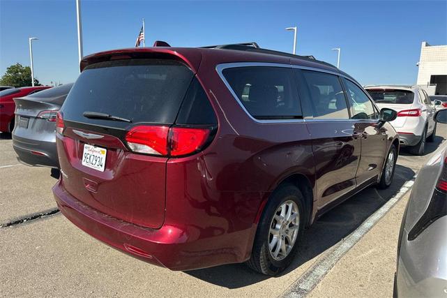 Photo of 2020 Velvet Red Pearlcoat Chrysler Voyager