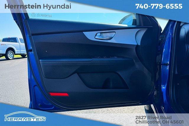 Photo of 2023 Deep Sea Blue Kia Forte