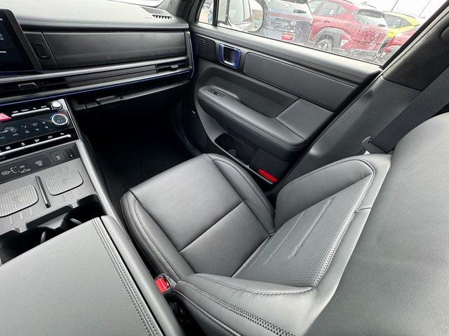 Photo of 2025 Shimmering Silver Hyundai SANTA FE