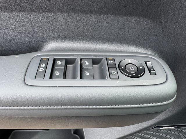 Photo of 2025 Shimmering Silver Hyundai SANTA FE