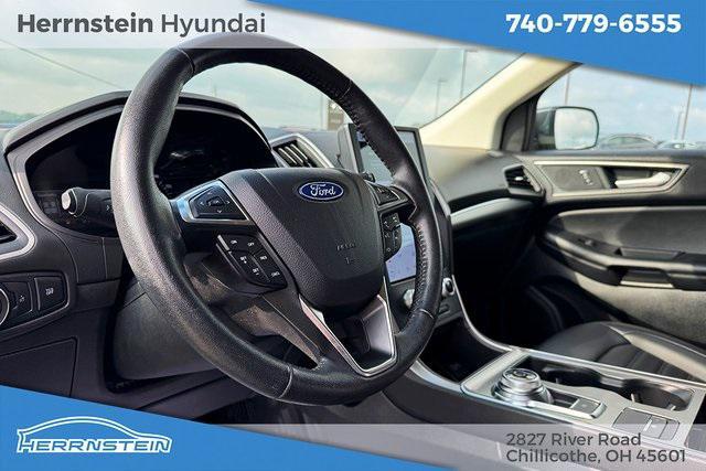 Photo of 2022 Gray Metallic Ford Edge