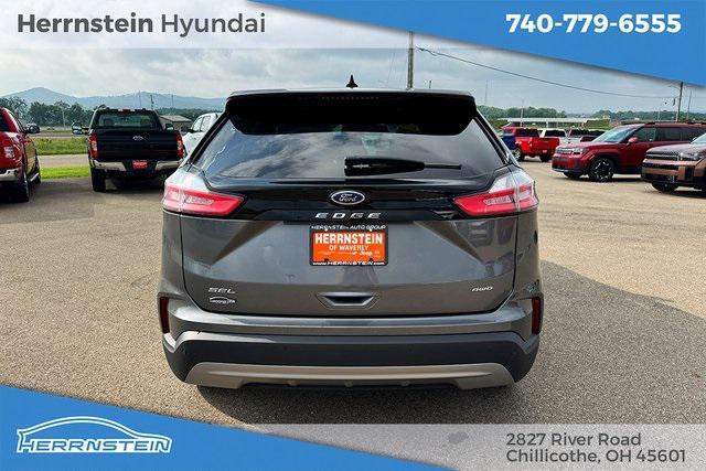 Photo of 2022 Gray Metallic Ford Edge