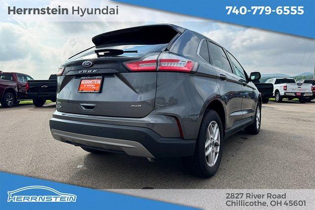 Photo of 2022 Gray Metallic Ford Edge
