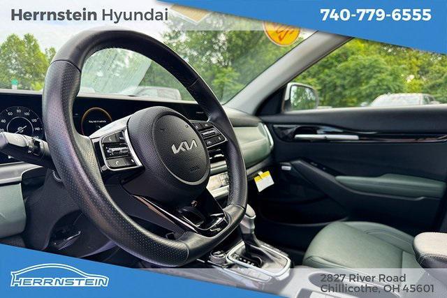 Photo of 2024 Snow White Pearl Kia Seltos
