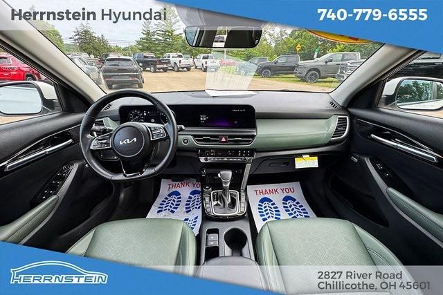 Photo of 2024 Snow White Pearl Kia Seltos