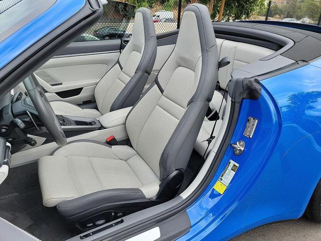 Photo of 2025 Lugano Blue Porsche 911