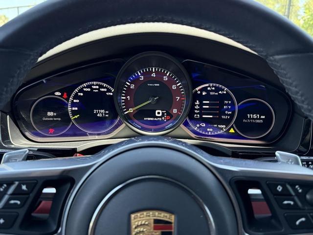 Photo of 2022 Carrara White Porsche Cayenne