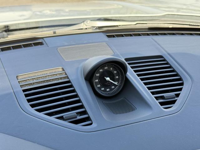 Photo of 2025 Ice Grey Metallic Porsche 911