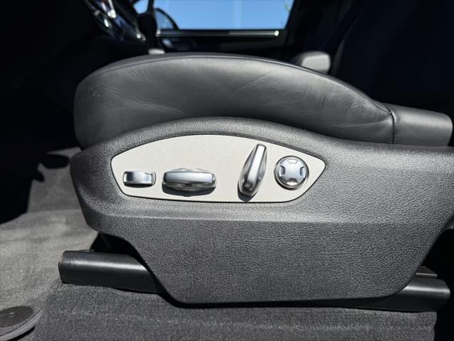 Photo of 2025 Black Porsche Macan