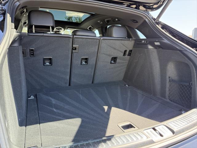 Photo of 2025 Black Porsche Macan