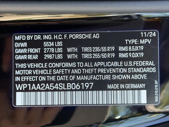 Photo of 2025 Black Porsche Macan