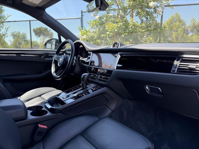 Photo of 2024 Black Porsche Macan