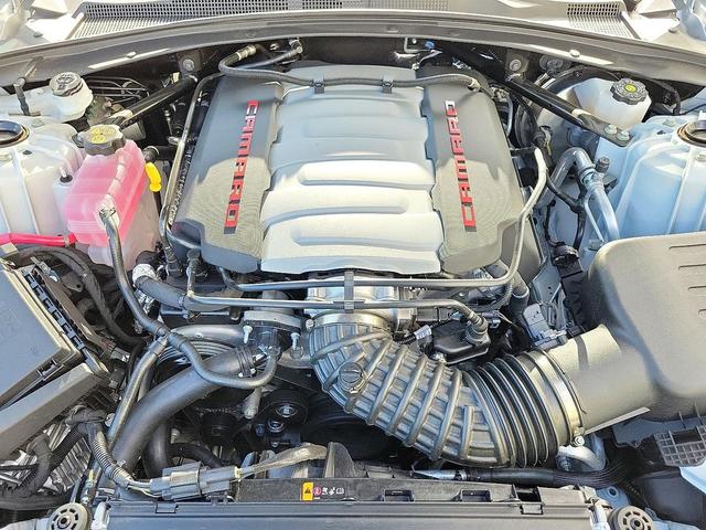 Photo of 2024 Summit White Chevrolet Camaro