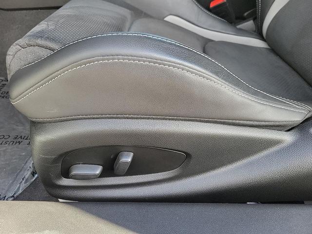 Photo of 2024 Summit White Chevrolet Camaro