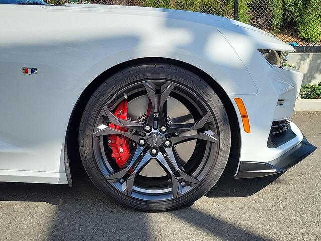 Photo of 2024 Summit White Chevrolet Camaro