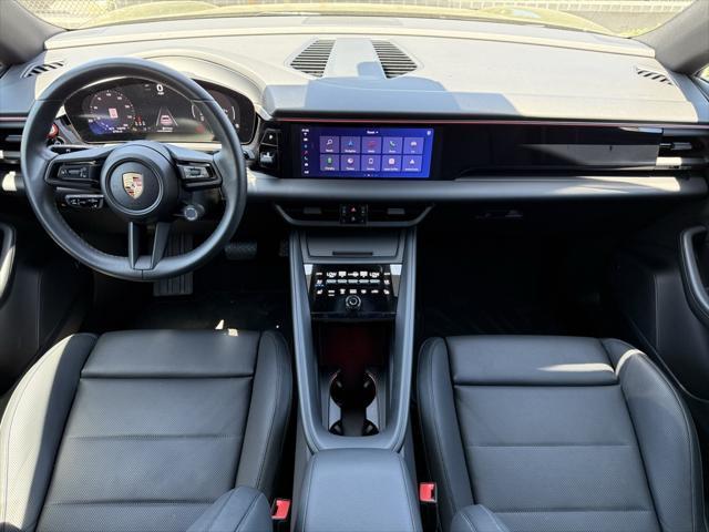 Photo of 2025 Oak Green Metallic Neo Porsche Macan