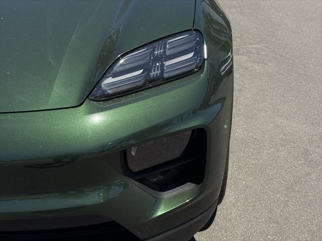 Photo of 2025 Oak Green Metallic Neo Porsche Macan