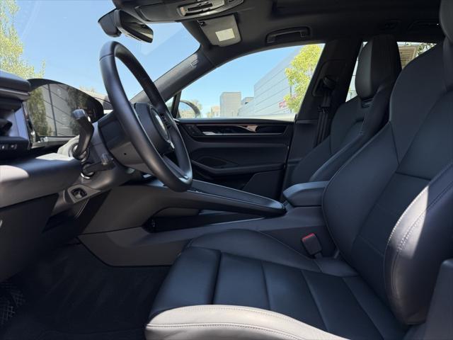 Photo of 2025 Oak Green Metallic Neo Porsche Macan