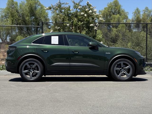 Photo of 2025 Oak Green Metallic Neo Porsche Macan