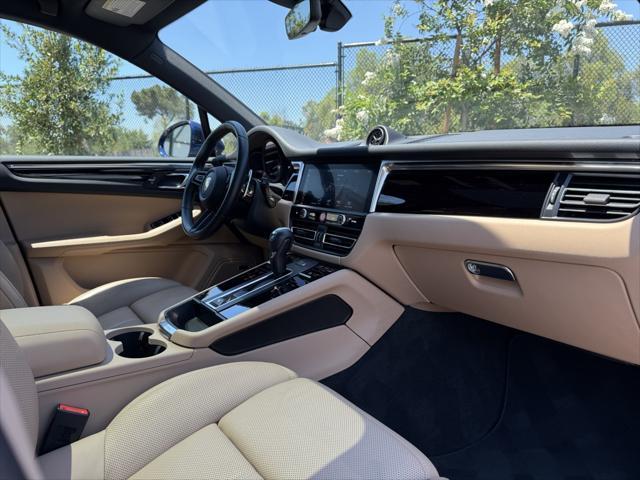 Photo of 2024 Gentian Blue Metallic Porsche Macan