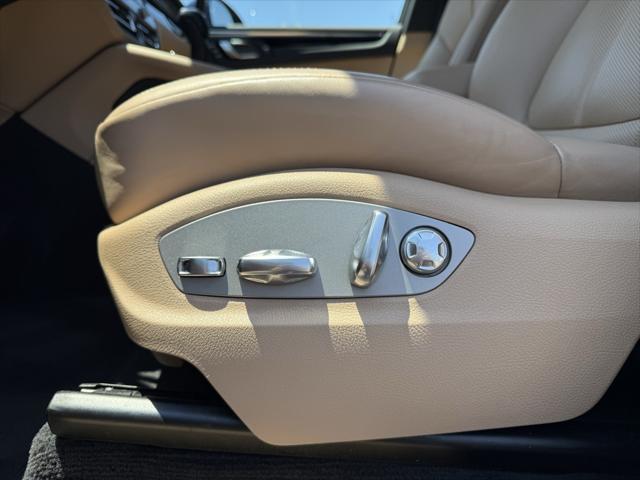 Photo of 2024 Gentian Blue Metallic Porsche Macan