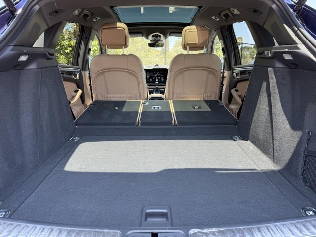 Photo of 2024 Gentian Blue Metallic Porsche Macan