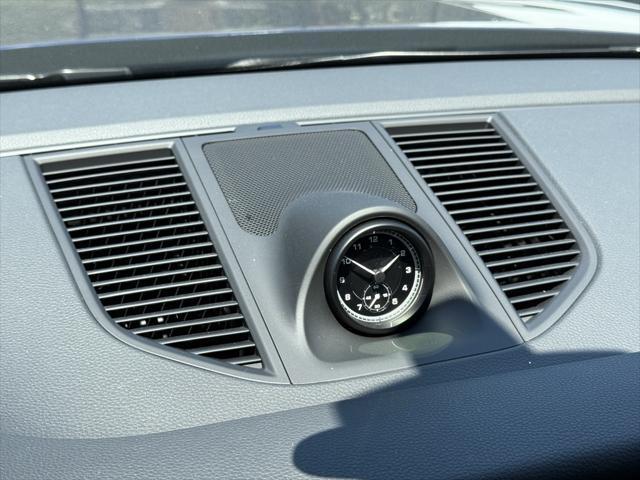 Photo of 2024 Gentian Blue Metallic Porsche Macan