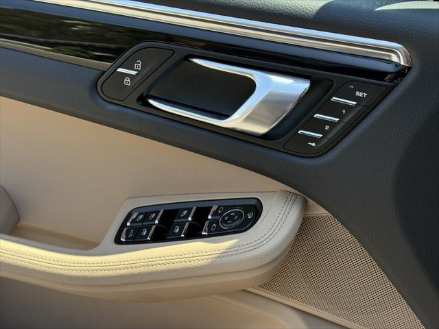 Photo of 2024 Gentian Blue Metallic Porsche Macan