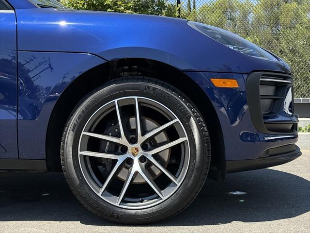 Photo of 2024 Gentian Blue Metallic Porsche Macan