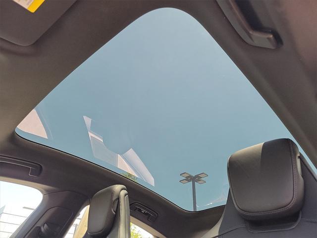 Photo of 2025 Provence Porsche Taycan