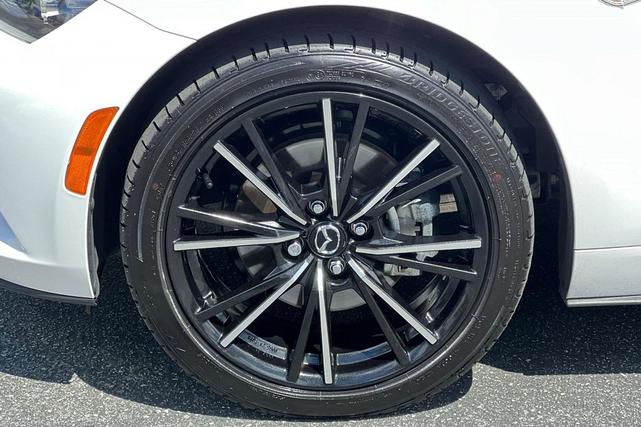 Photo of 2024 Snowflake White Pearl Mica Mazda MX-5 Miata RF