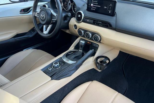 Photo of 2024 Snowflake White Pearl Mica Mazda MX-5 Miata RF